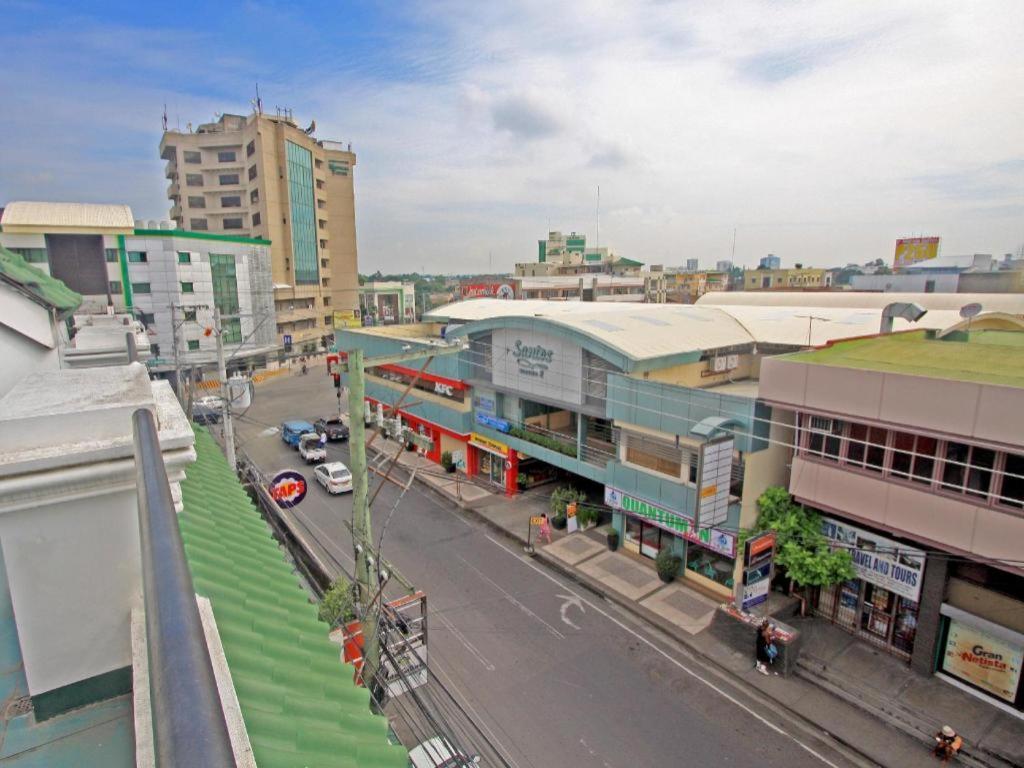 Hotel Galleria Davao Stadt Exterior foto